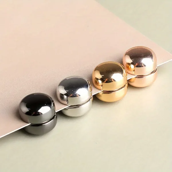 Magnetic scarf clips