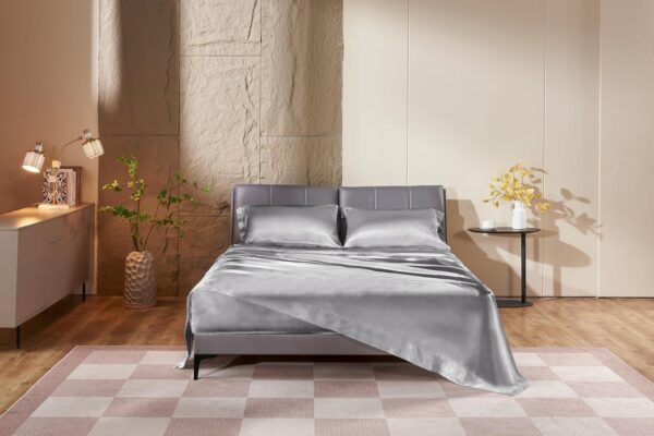 Satin Sheet Set - Image 4